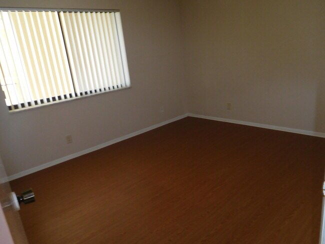 Building Photo - 2794 Tennis Club Dr