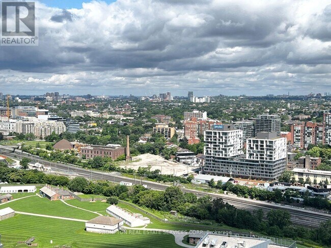 Photo du bâtiment - 19 Bathurst St