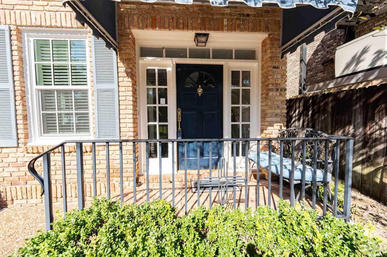Foto principal - 802 Bayshore Dr
