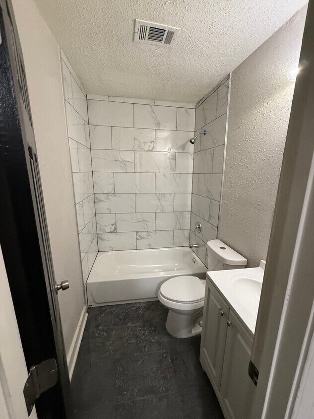 Primary Photo - 2379 Saratoga Ave