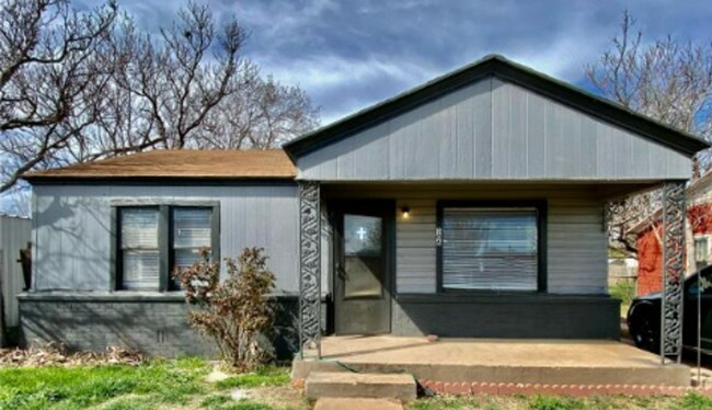Building Photo - 106 N Vernon Ave