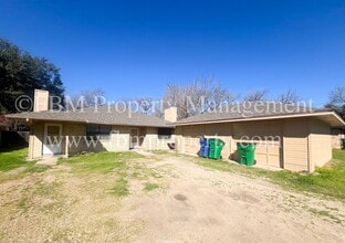 Building Photo - 221 Highland Ave