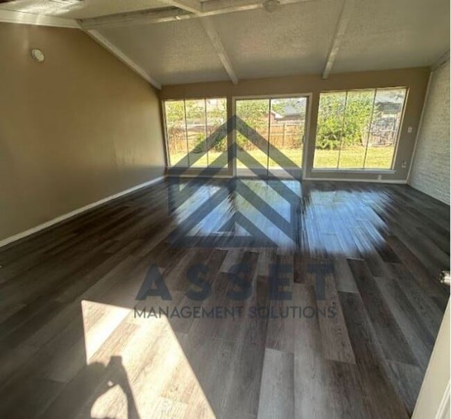 Building Photo - RENT TO OWN 4 Bed 2 bath Available Now!!