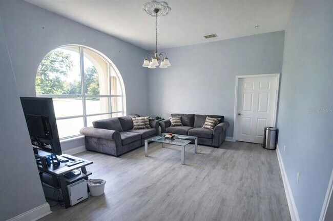 Foto del edificio - 5116 E 122nd Ave