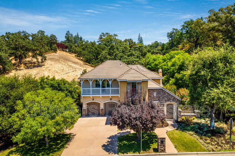 Primary Photo - 1301 Sugarloaf Dr