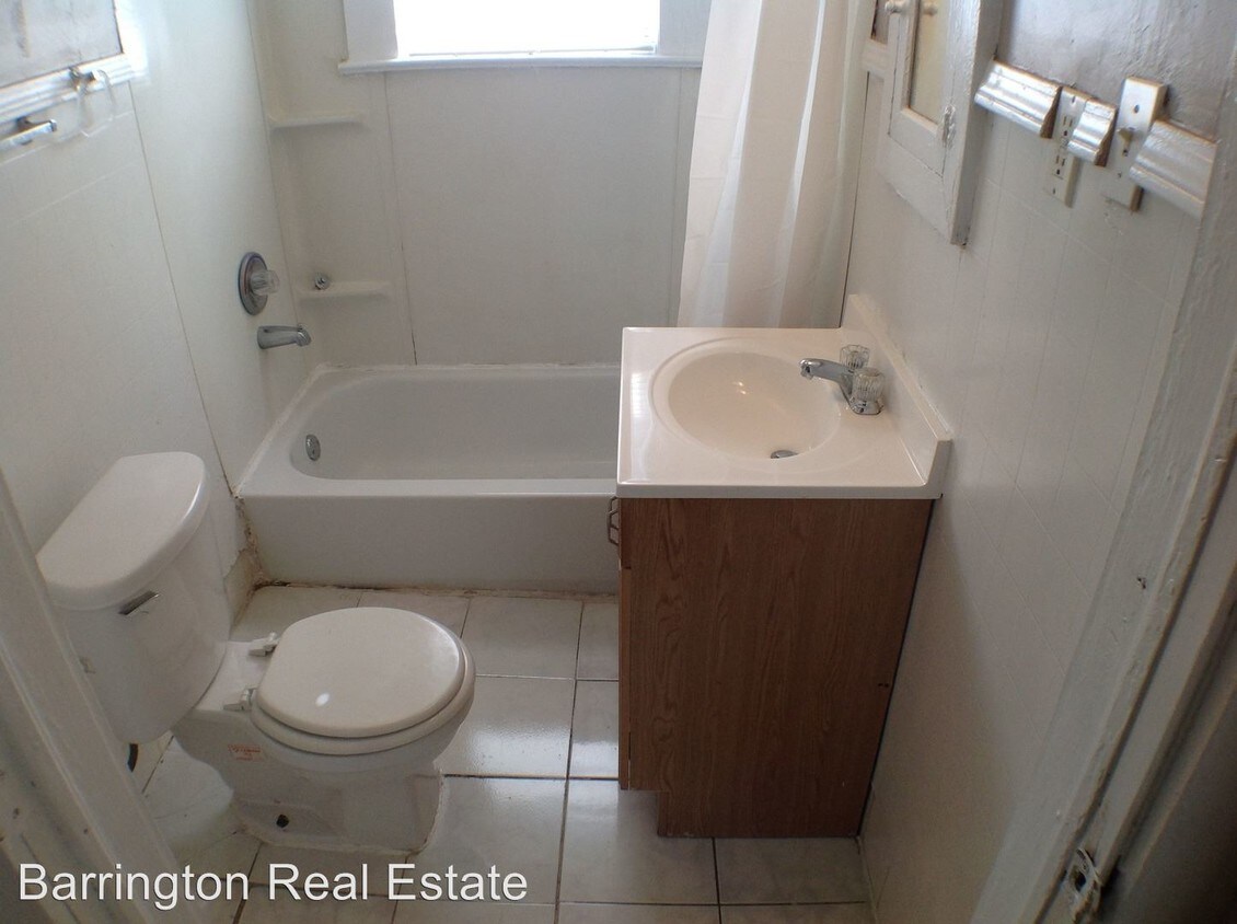 Building Photo - 3 br, 1 bath House - 9 16th Avenue South