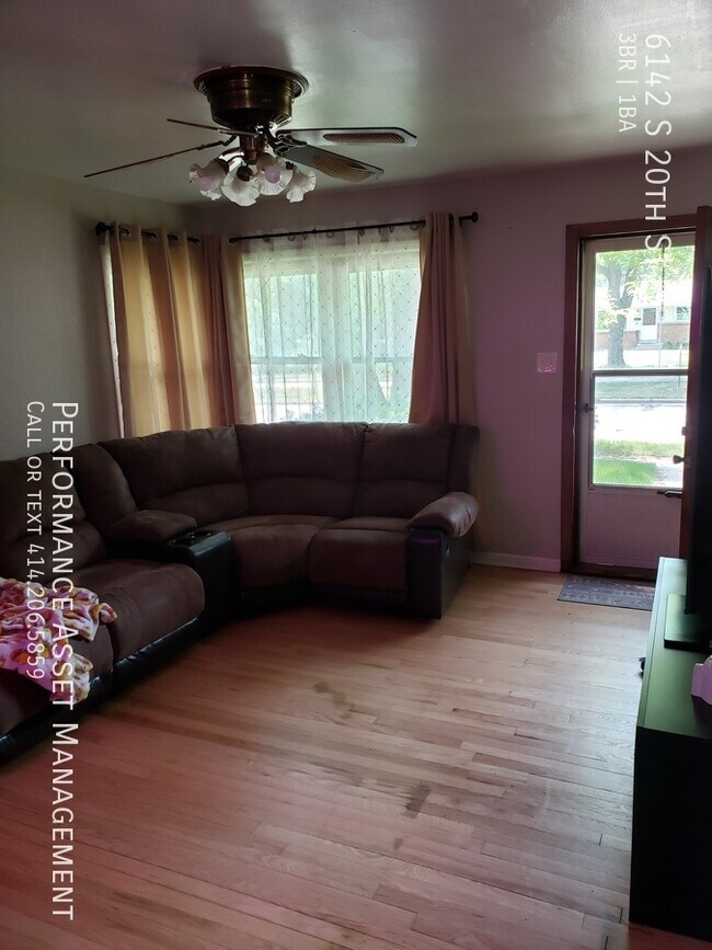 Building Photo - Beautiful 3 bedroom Home