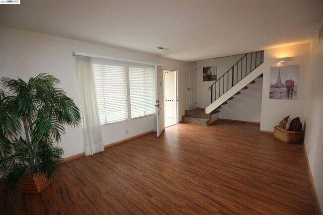 Building Photo - 3002 Tonopah Cir