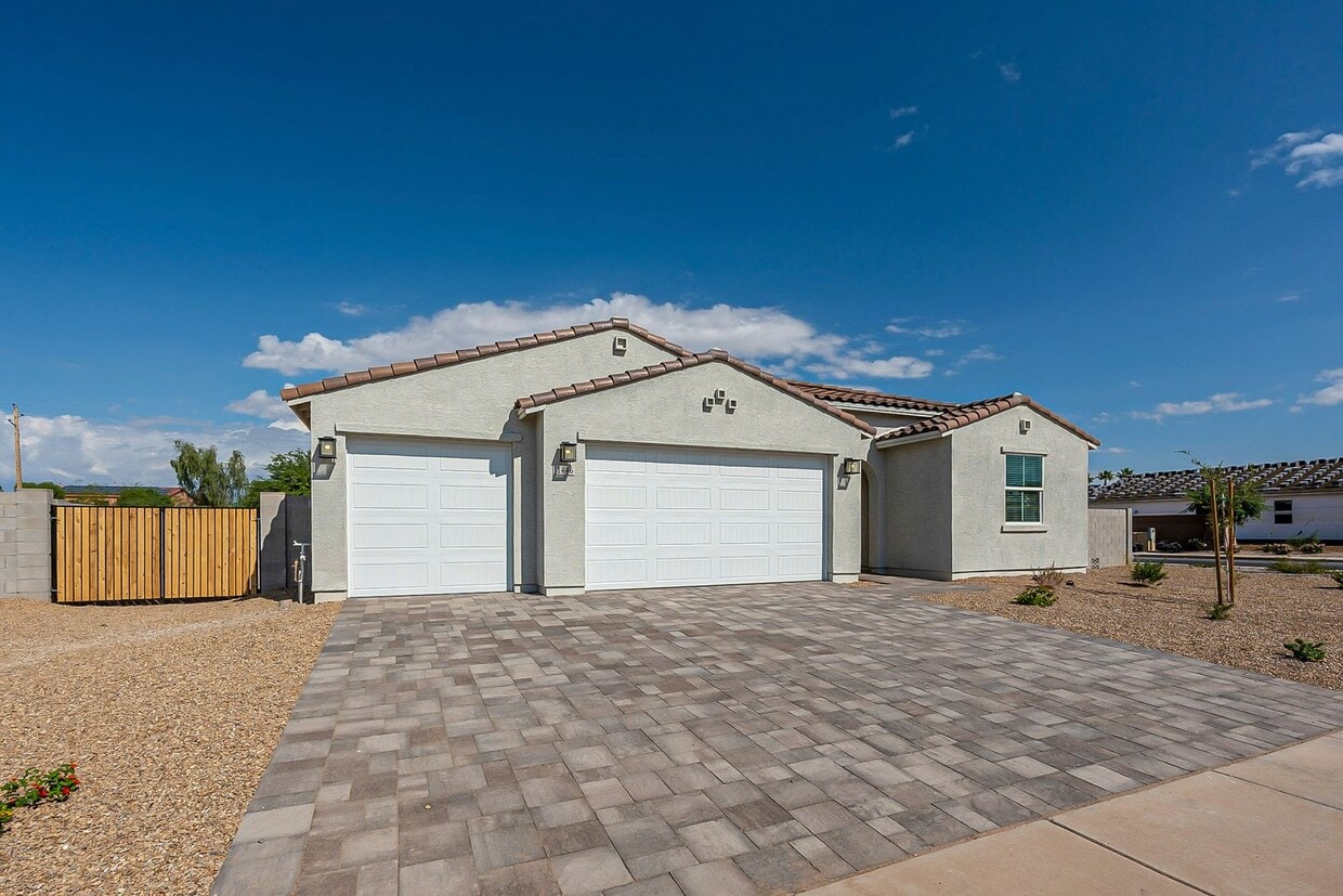 Beautiful New Spacious Home House Rental in Casa Grande, AZ