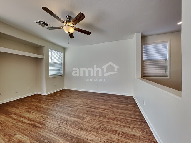 Foto del edificio - 6333 W Silver Ribbon Ct