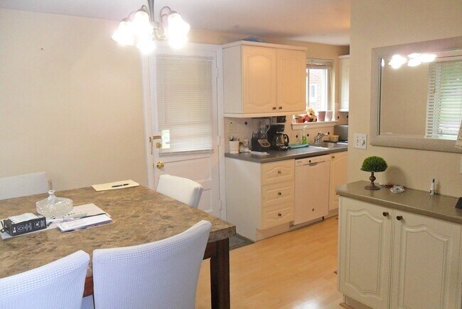 Foto del edificio - 126 Wilson Dr