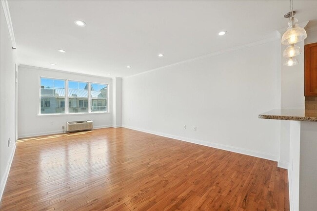 Building Photo - 15 FREEDOM Way