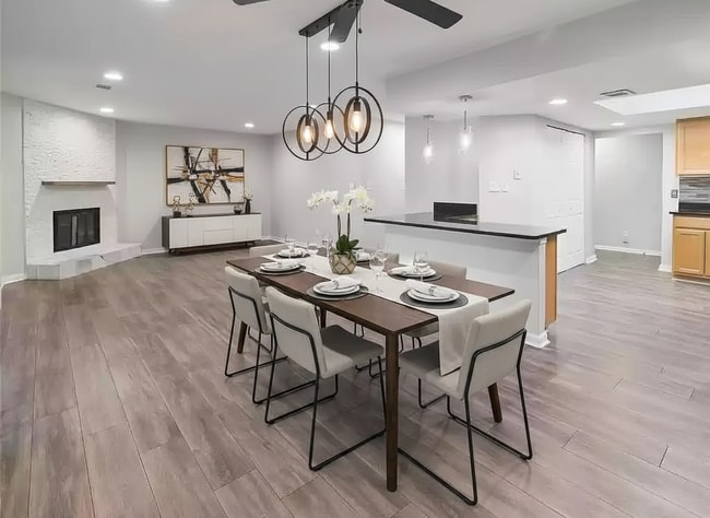 Building Photo - 2017 Powers Ferry Trce SE