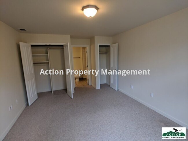 Foto del edificio - 871 E Cedar St