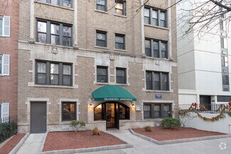 Building Photo - 1350 N Dearborn St
