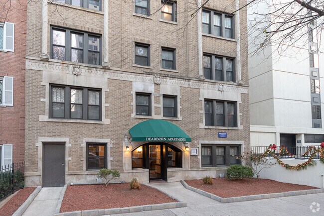Building Photo - 1350 N Dearborn St