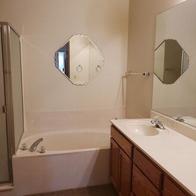 Foto del edificio - TOWNHOME - COTTONWOOD - SAWMILL GARDENS