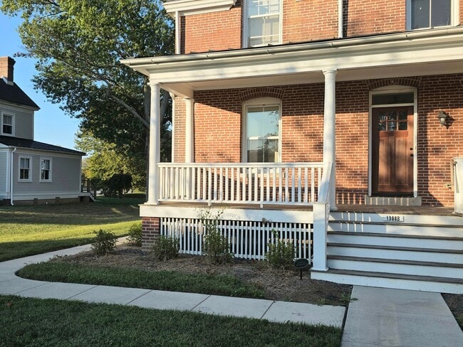 Foto del edificio - 1306 Officers Row