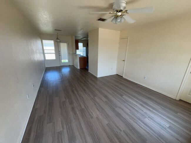 Foto del edificio - 5705 Greengate Dr