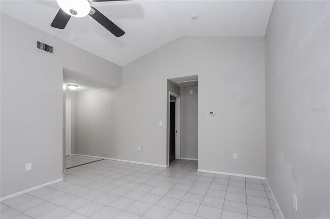 Foto del edificio - 834 Cinnamon Dr