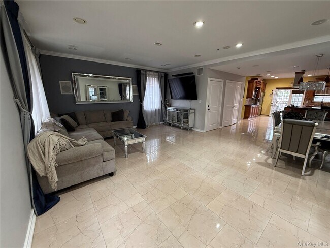 Foto del edificio - 65-29 168th St