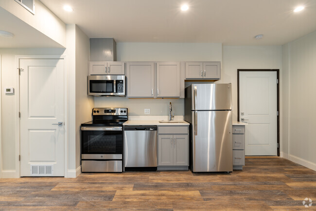 1BR, 1BA - 600 SF - Seward LLC