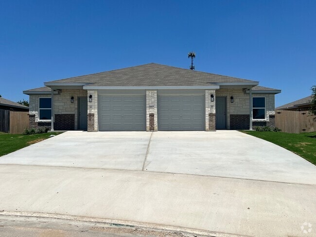 Building Photo - 5812 McGregor Loop