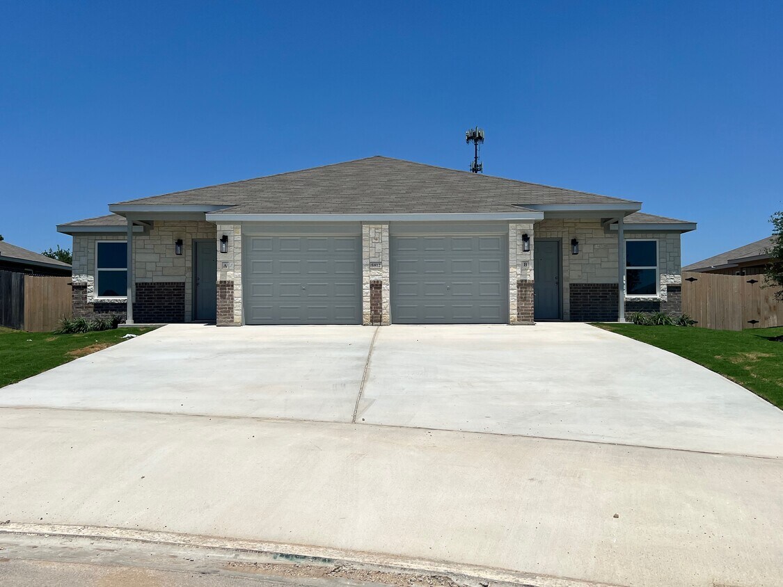 Foto principal - 5812 McGregor Loop