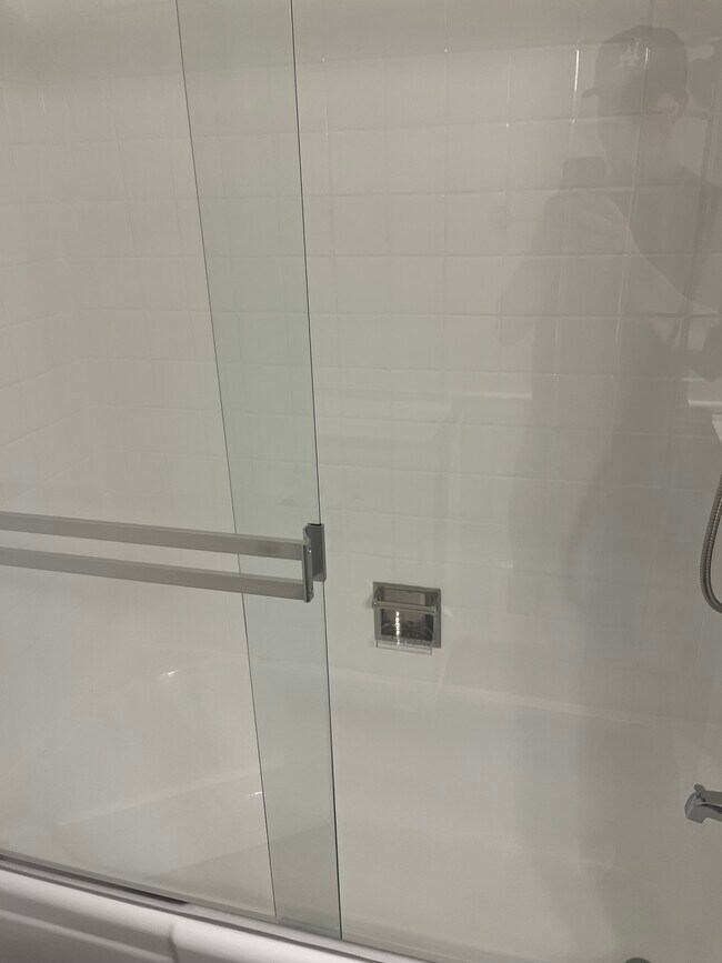 Building Photo - 860 N Orange Grove Ave