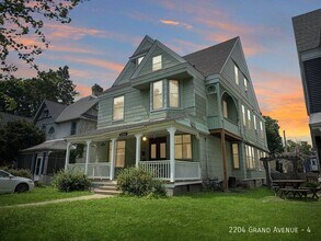 Building Photo - 2204 Grand Ave S
