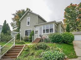 Primary Photo - 209 W River St