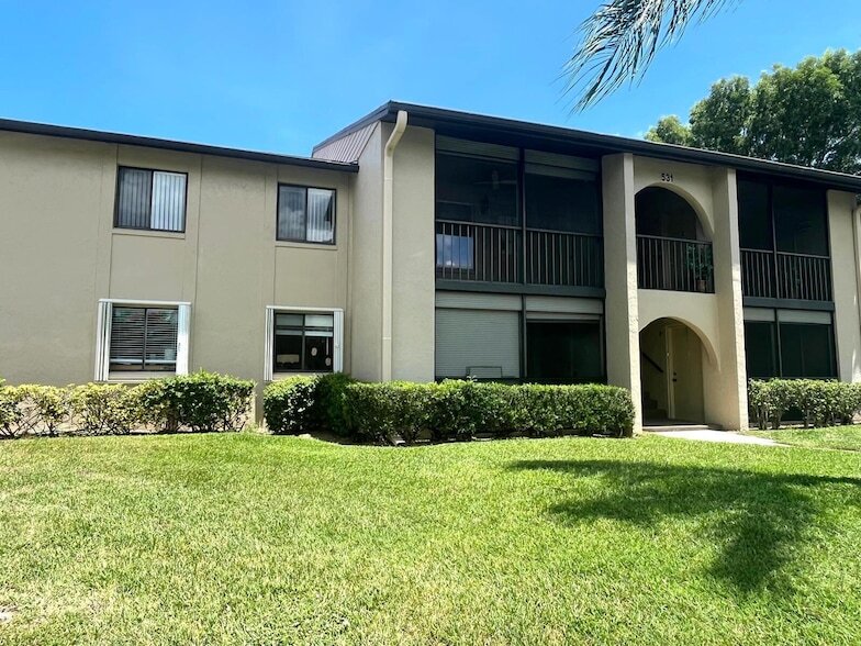 Foto principal - 531 Shady Pine Way