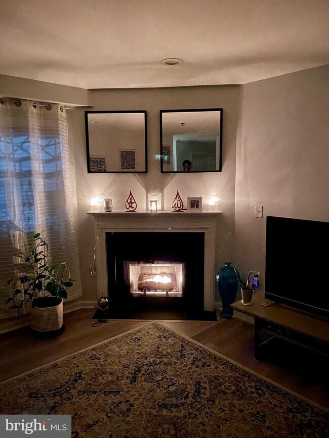 Foto del edificio - 5565 Seminary Rd