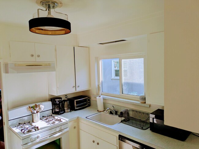 Foto del edificio - 708 Cornell Ave