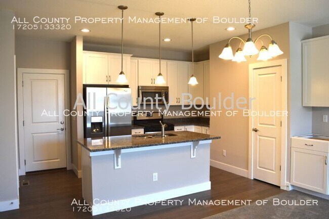 Foto del edificio - Like New Townhouse in SW Longmont