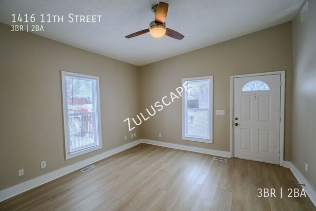 Building Photo - 1416 W 11th St