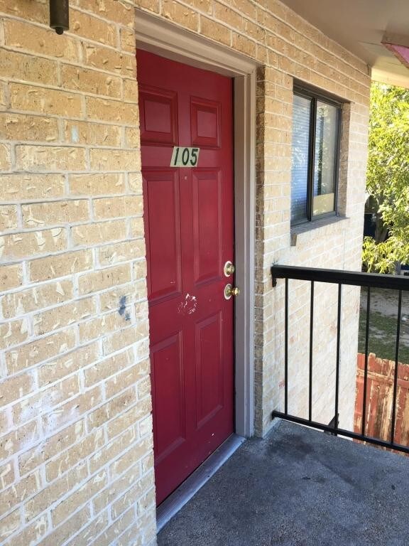 3414 W. Martin 105 San Antonio, TX 78207 House for Rent in San