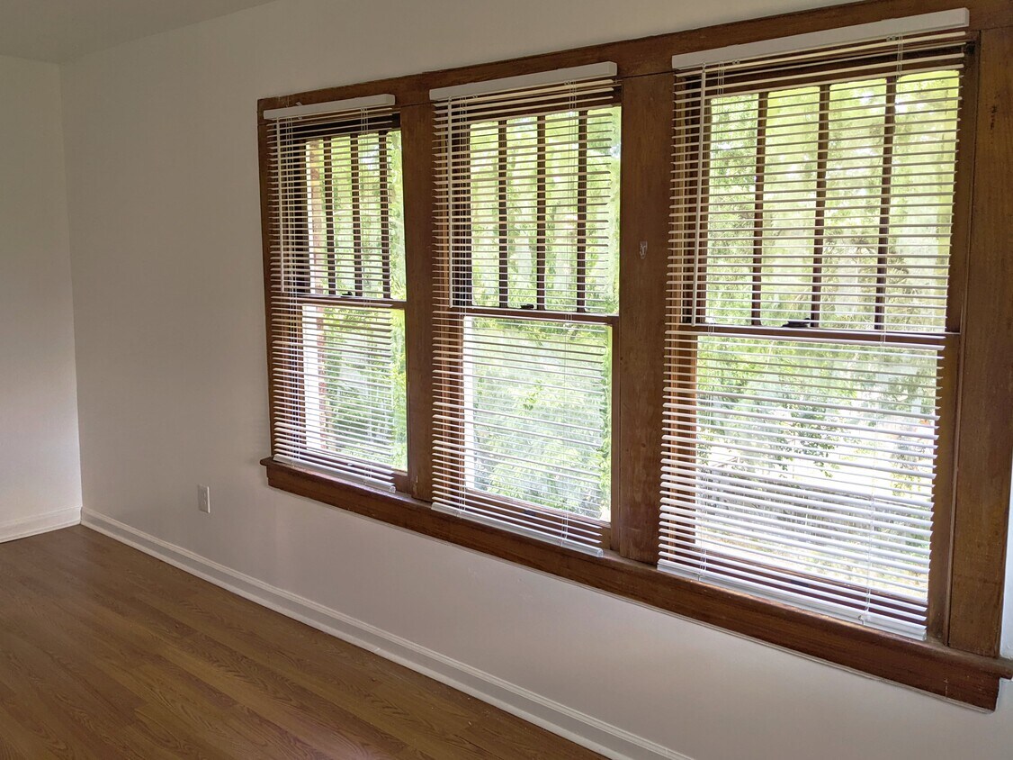 Foto principal - 544 Highland Ave SW