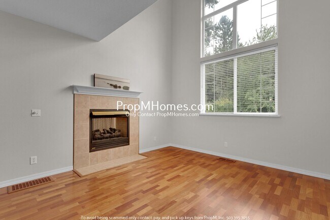 Building Photo - Three-Bedroom Loft-Style Home near Progres...