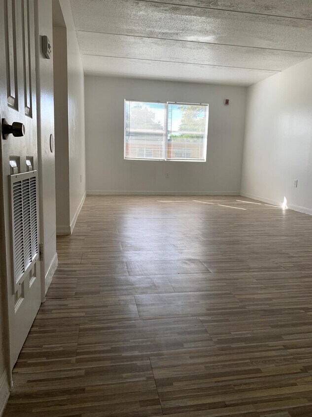 Foto principal - 418 W Oak Ridge Rd