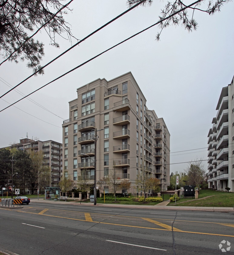 Building Photo - 4200 Bathurst St