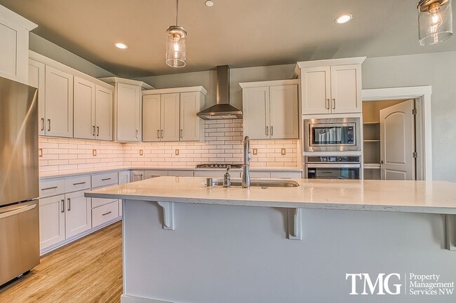 Building Photo - Stunning 5 Bed Richland Home with 3-Car Ga...