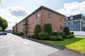 Building Photo - 146 Willow St