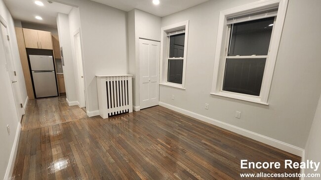 Building Photo - 111 Park Dr