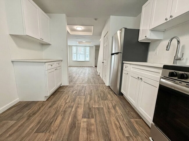 Building Photo - Spacious 3BR Home in Point Breeze Near Parks & Broad Street