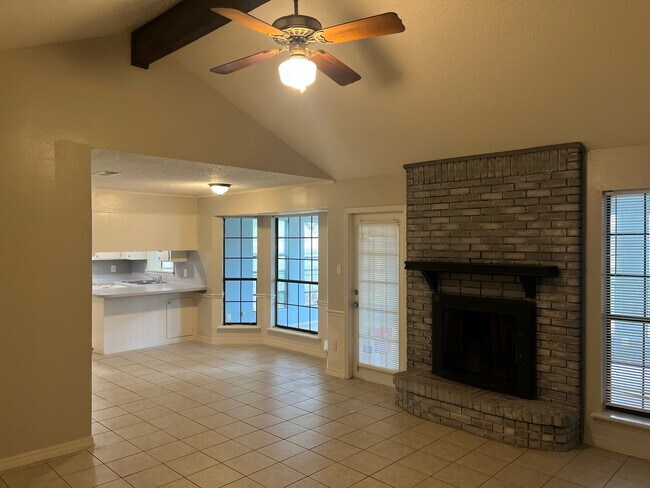 Foto del edificio - 2524 Downs Cir