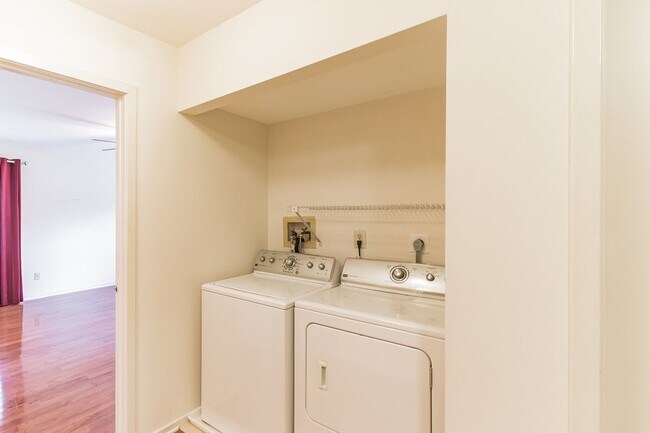 Foto del edificio - 48 Stonehurst Ct