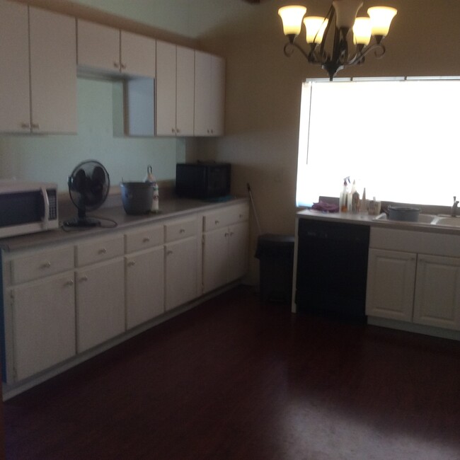 Kitchen - 2378 Stoneridge Rd