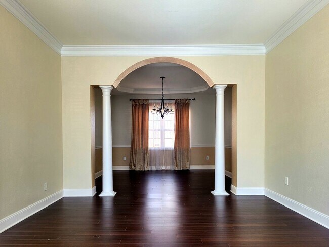 Building Photo - 4 Bedroom 2.5 Bath Single Family Home for ...