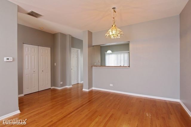 Building Photo - 2 br, 2.5 bath Townhome - 1030 N Claremont Dr